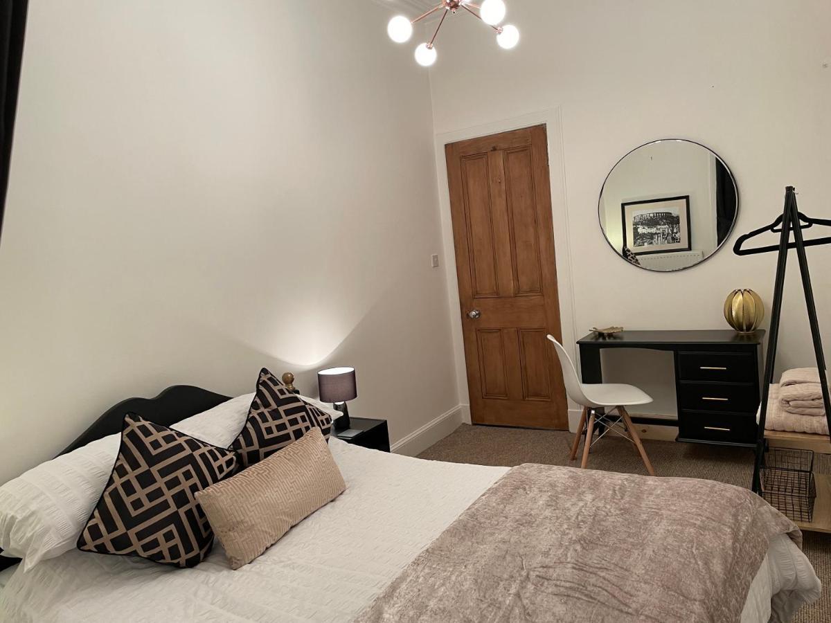 Heart Of George Street / / Argyll Apartment